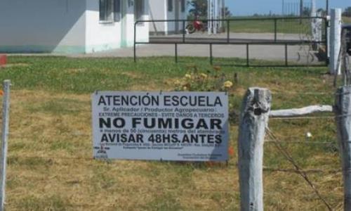 18 01 02 OP El ministro Ethchevehere entre ríos de glifosato 1ra. Parte 2 El agronegocio sigue fumigando escuelas