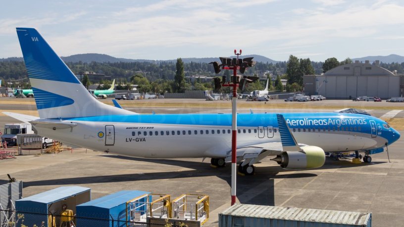 19 03 20 OP Como un enjambre de mosquitos moviéndose de un lado a otro 4 En Ezeiza un B737 800 de Aerolíneas Argentinas matrícula LV GVA