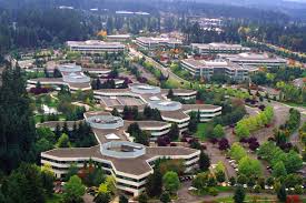 19 04 25 DM Mayo es abril 1 Sede de Microsoft en Redmond