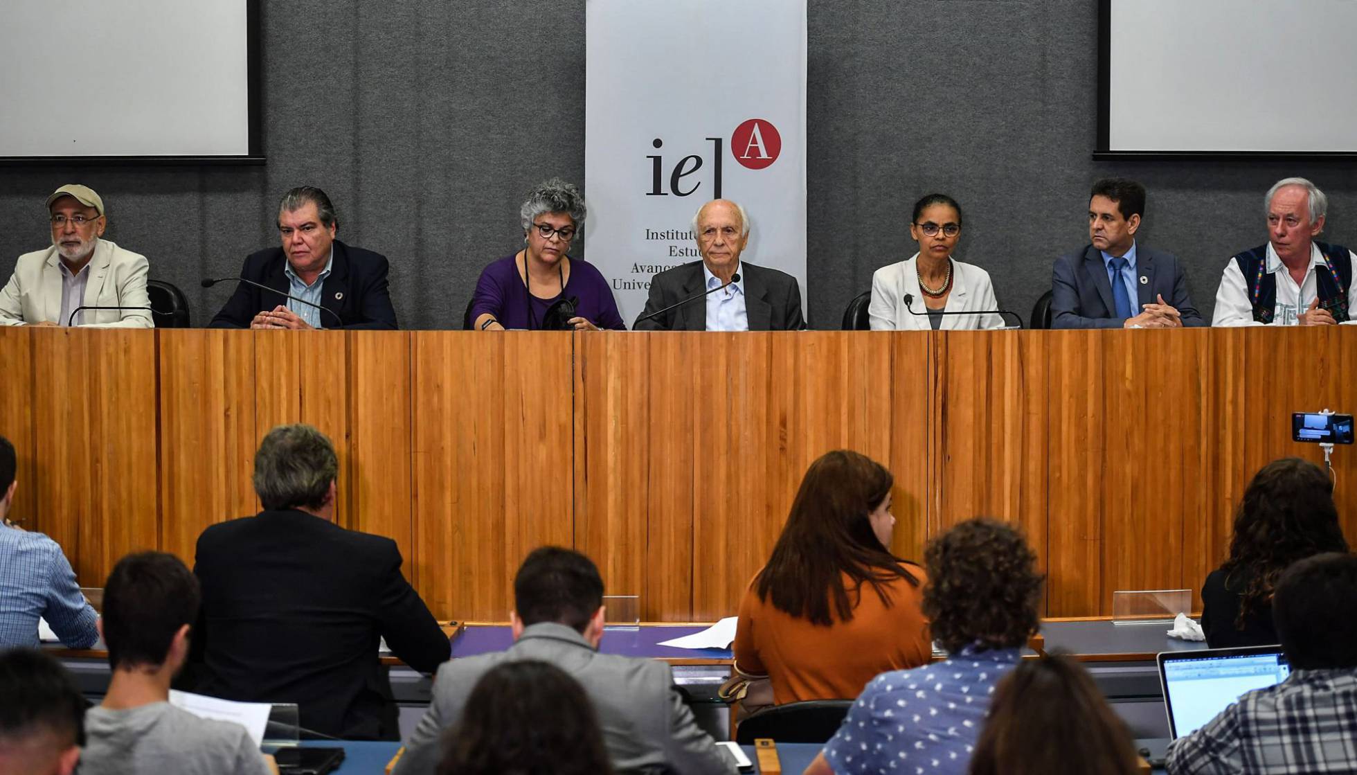 19 08 30 OP Cuando el infierno llega al bosque 4 Siete ex ministros de medio ambiente reunidos este miércoles en la USP