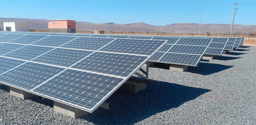 20 09 18 OP Paneles solares transparentes 1 Campo de paneles solares convencionales